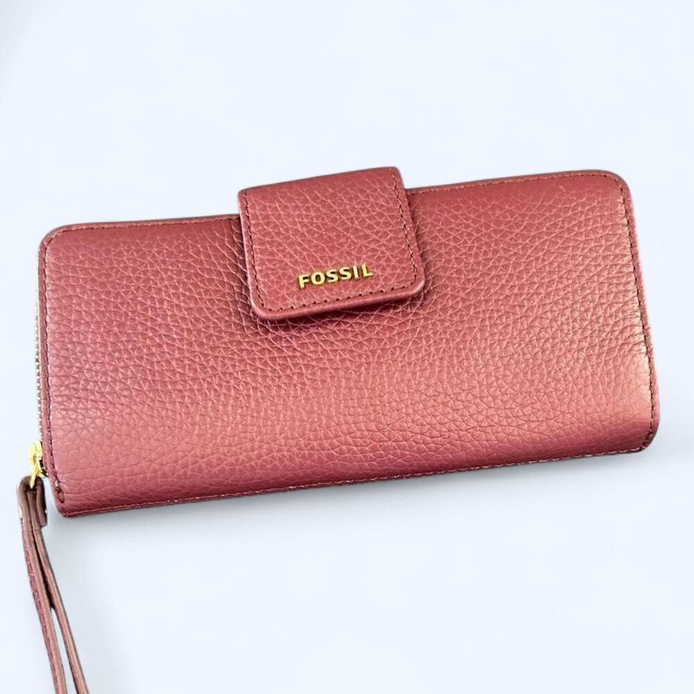 Fossil Women's Burgundy and Red Wallet-purses